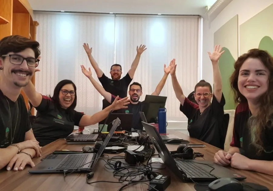 equipe Bonamigo comemorando